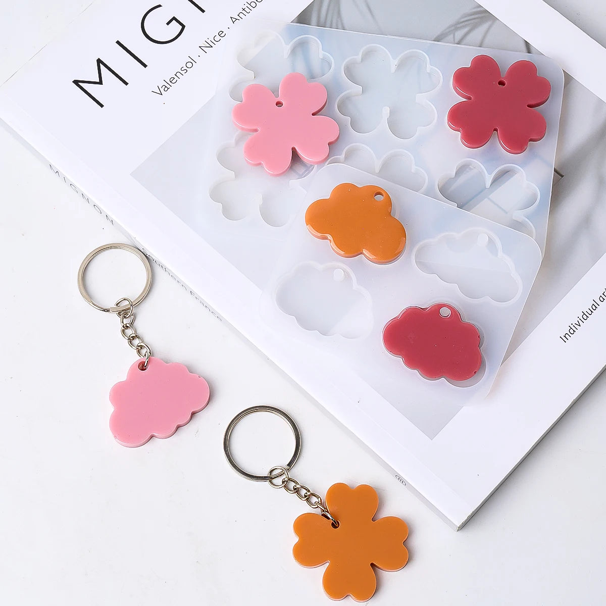 Clover Series Resin Pendant Mould Butterfly Cloud Lucky Clover DIY Scented Gypsum Hanging Ornament Keychain Crafts Silicone Mold