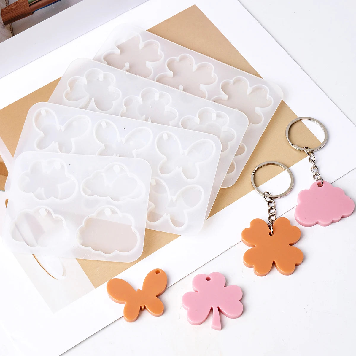 Clover Series Resin Pendant Mould Butterfly Cloud Lucky Clover DIY Scented Gypsum Hanging Ornament Keychain Crafts Silicone Mold